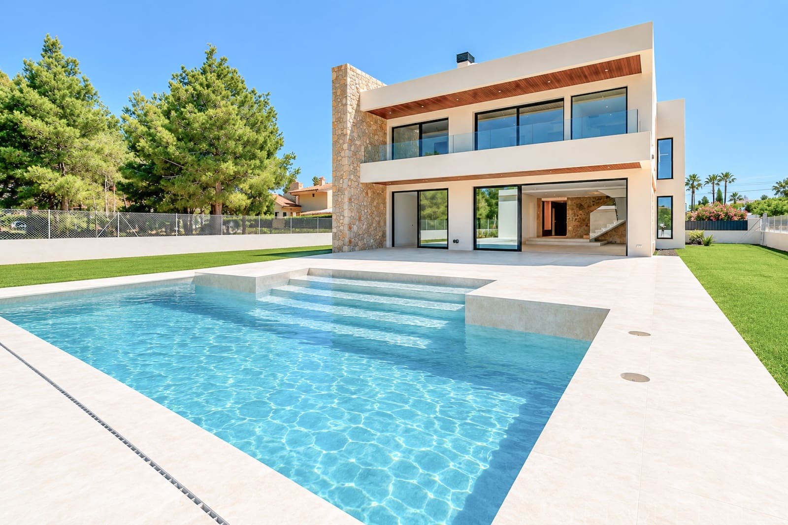 5 bedroom Villa for sale in Pollensa / Pollenca - € 3,800,000 (Ref: 8802734)