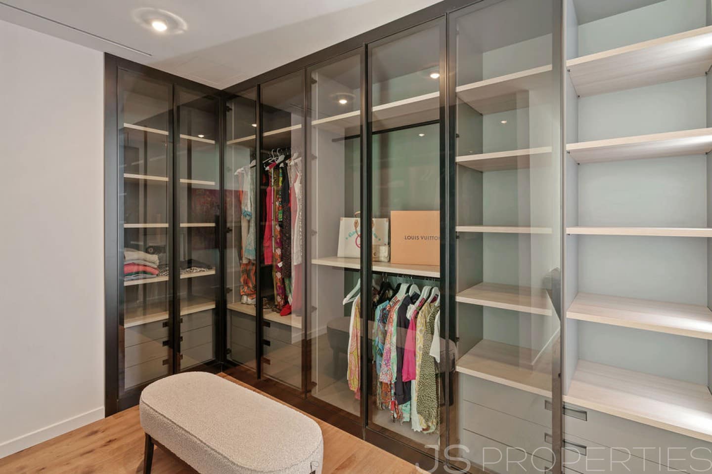 6 bedroom Villa for sale in Puerto de Andratx - € 12,800,000 (Ref: 8802786)