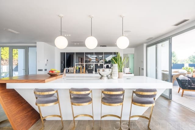 7 bedroom Villa for sale in Port de Pollença, Pollensa / Pollença - € 3,999,995 (Ref: 8802812)