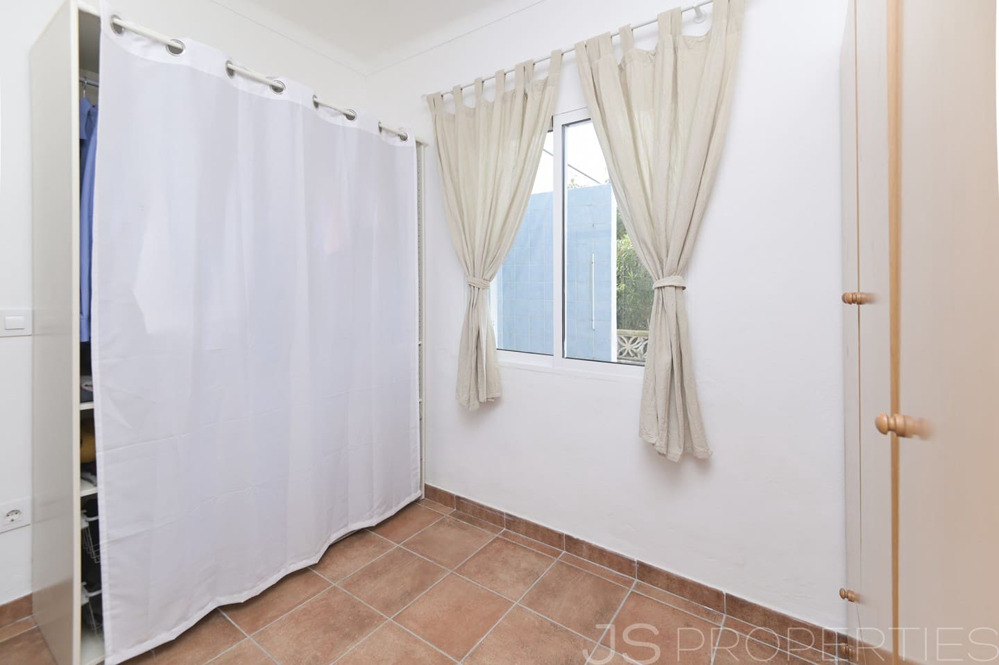 3 bedroom Villa for sale in Puerto de Alcudia - € 630,000 (Ref: 8802814)