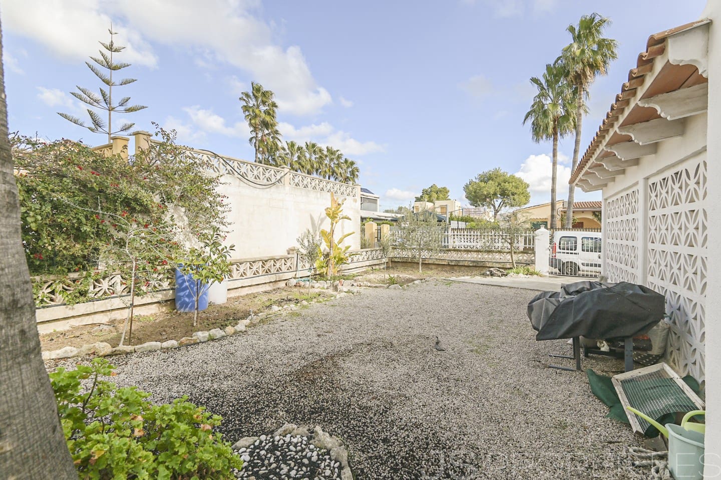 3 bedroom Villa for sale in Puerto de Alcudia - € 630,000 (Ref: 8802814)