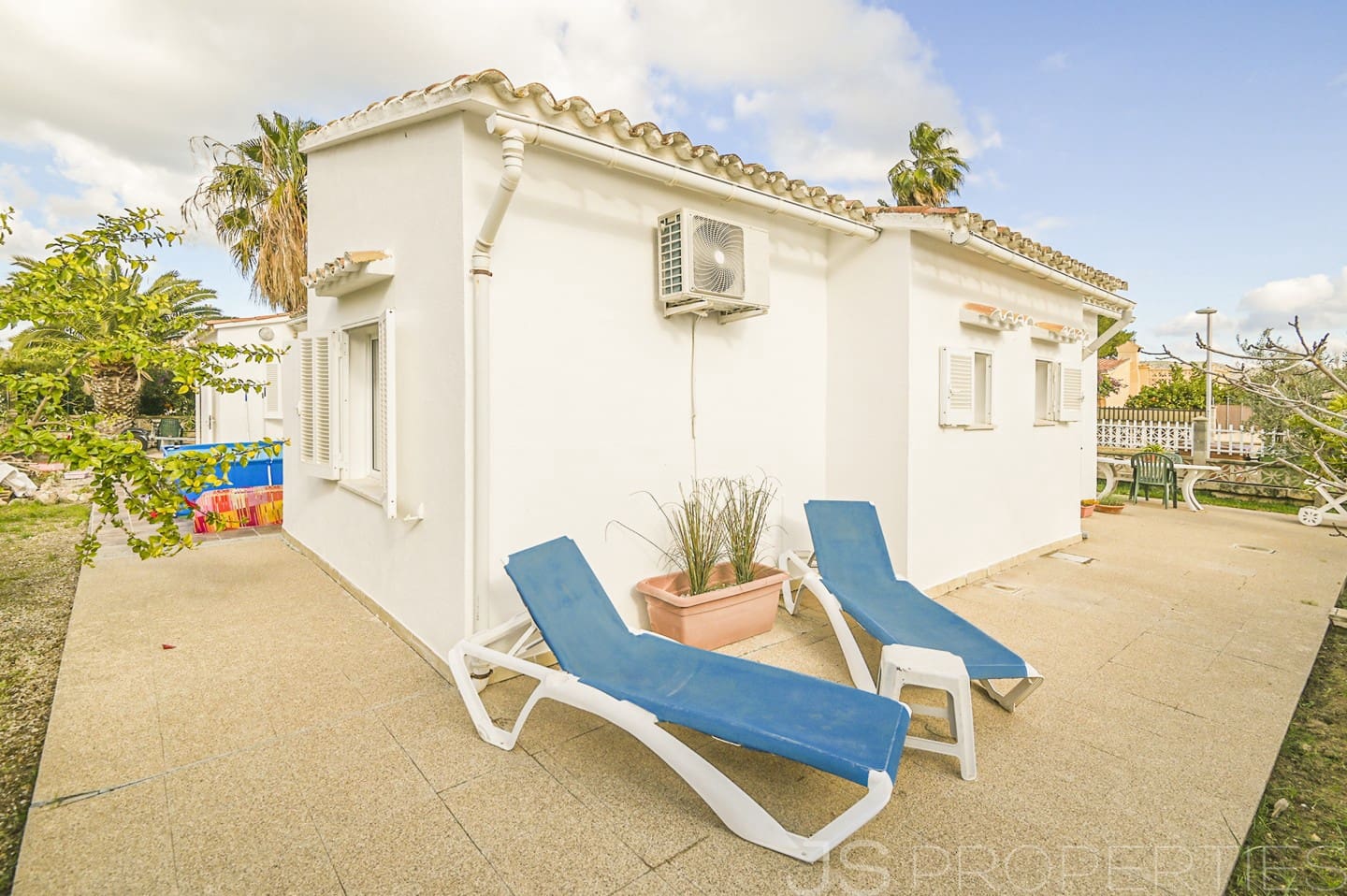 3 bedroom Villa for sale in Puerto de Alcudia - € 630,000 (Ref: 8802814)