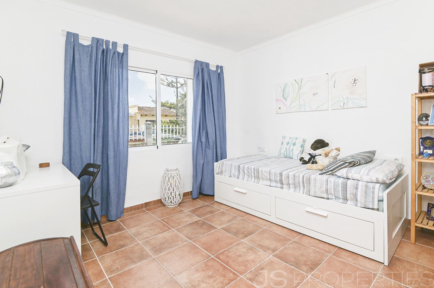 3 bedroom Villa for sale in Puerto de Alcudia - € 630,000 (Ref: 8802814)