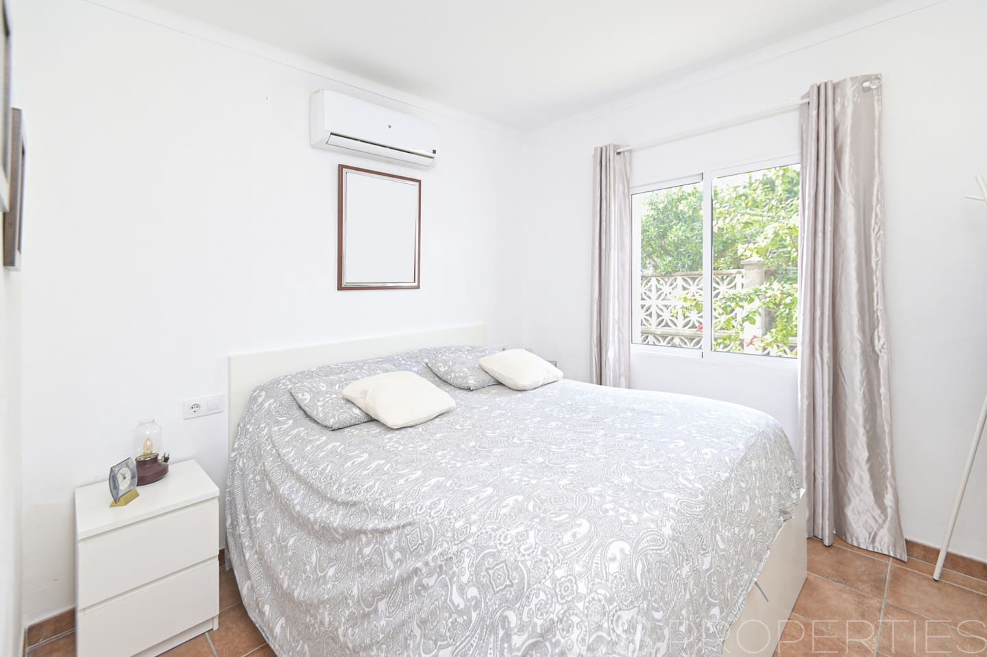 3 bedroom Villa for sale in Puerto de Alcudia - € 630,000 (Ref: 8802814)