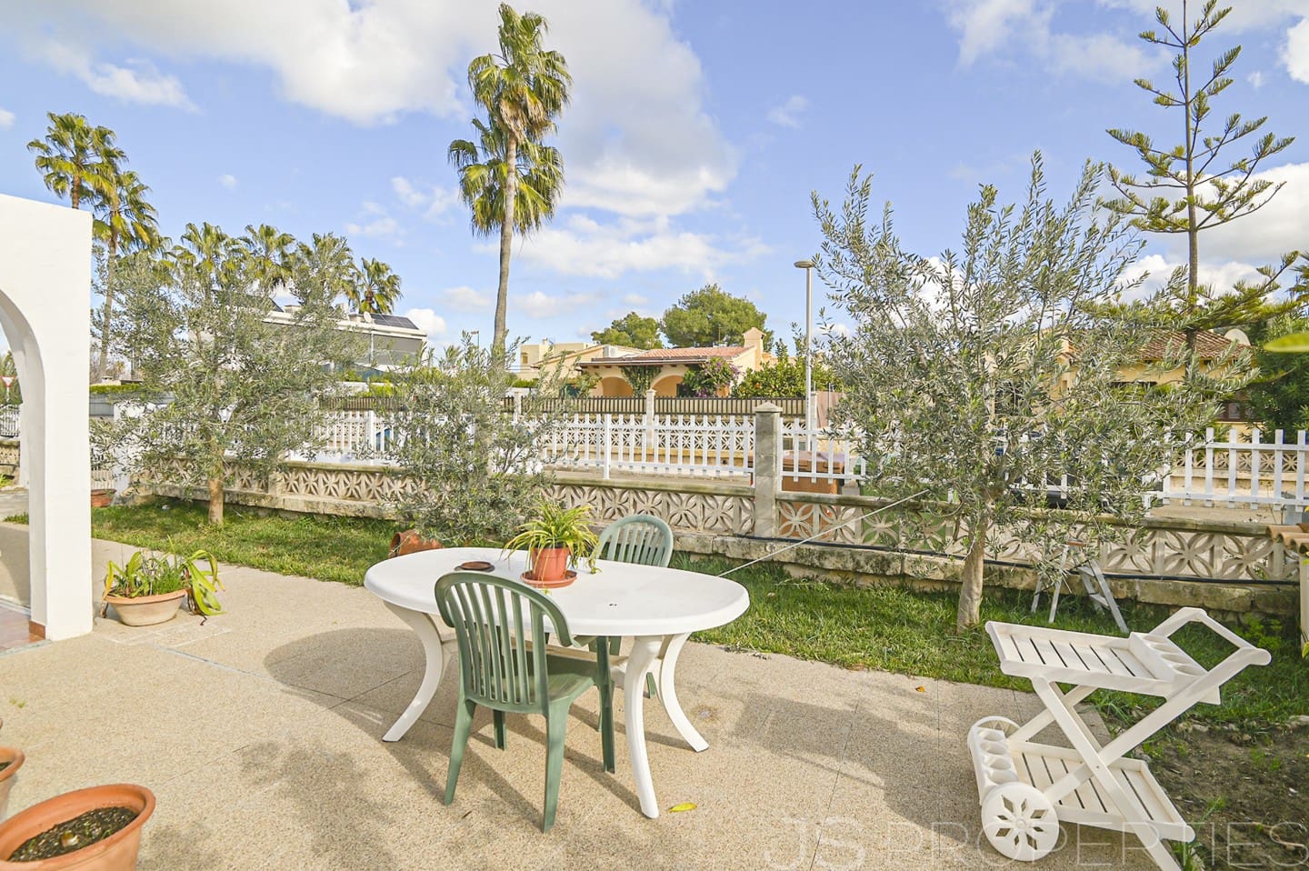 3 bedroom Villa for sale in Puerto de Alcudia - € 630,000 (Ref: 8802814)