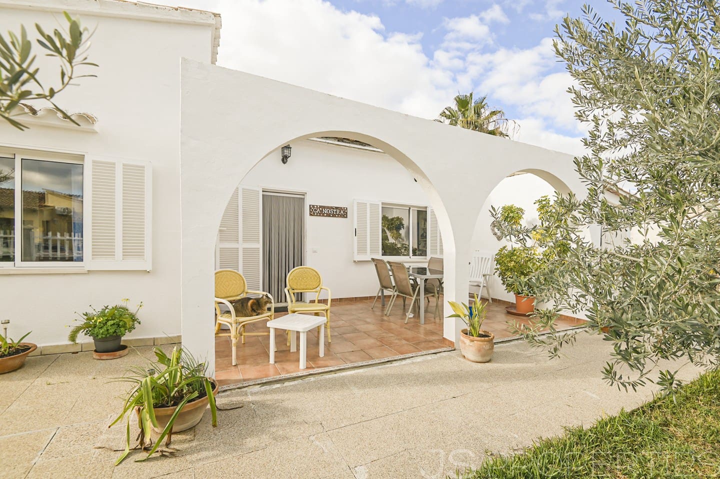 3 bedroom Villa for sale in Puerto de Alcudia - € 630,000 (Ref: 8802814)