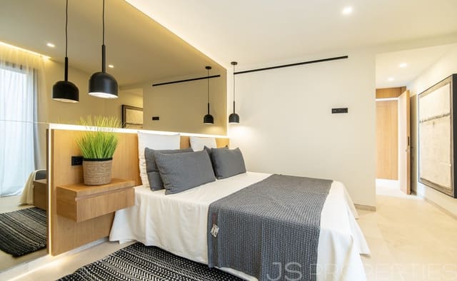 4 soveværelse Penthouse til salg i Santa Ponsa, Calvià - € 2.620.000 (Ref: 8802820)