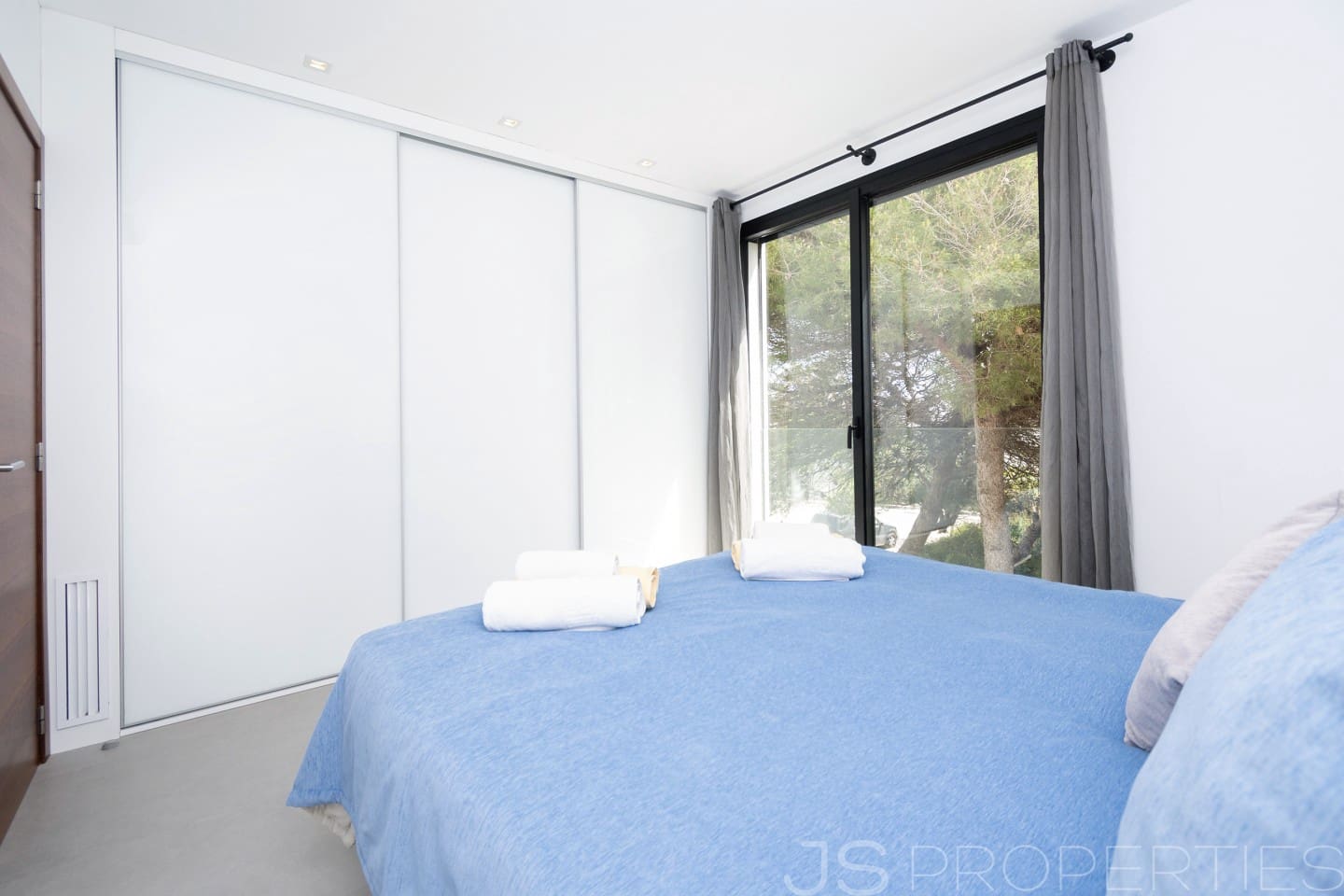 3 slaapkamer Halfvrijstaande villa te koop in Muro - € 1.350.000 (Ref: 8802827)