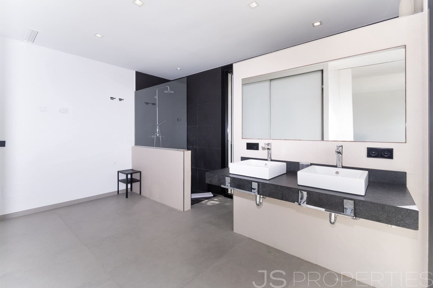 3 slaapkamer Halfvrijstaande villa te koop in Muro - € 1.350.000 (Ref: 8802827)