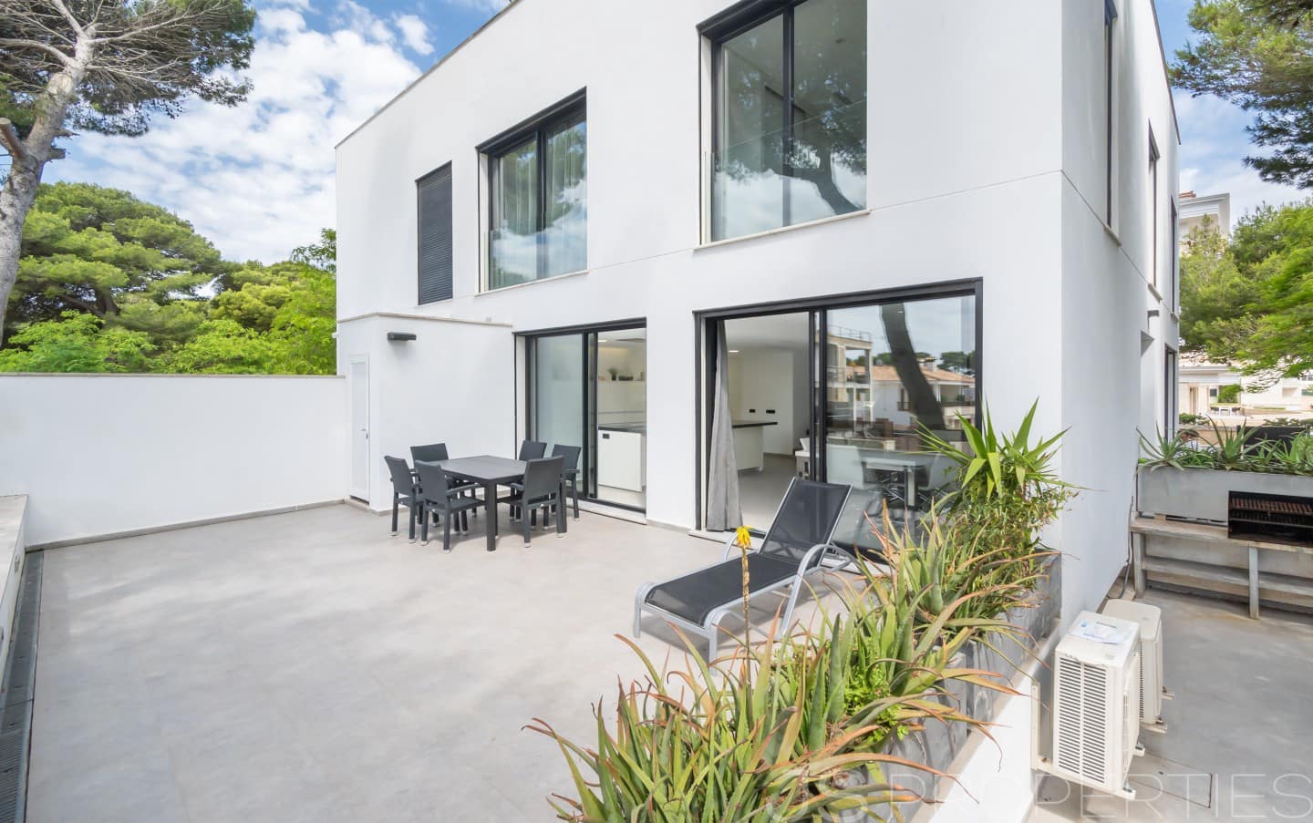 3 slaapkamer Halfvrijstaande villa te koop in Muro - € 1.350.000 (Ref: 8802827)