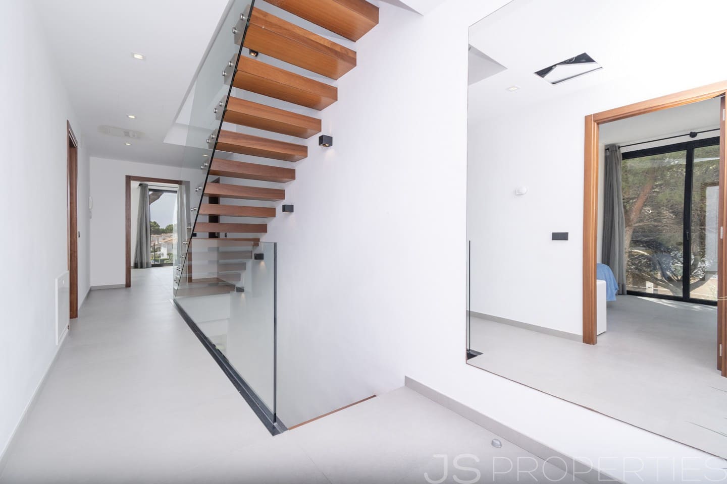 3 slaapkamer Halfvrijstaande villa te koop in Muro - € 1.350.000 (Ref: 8802827)