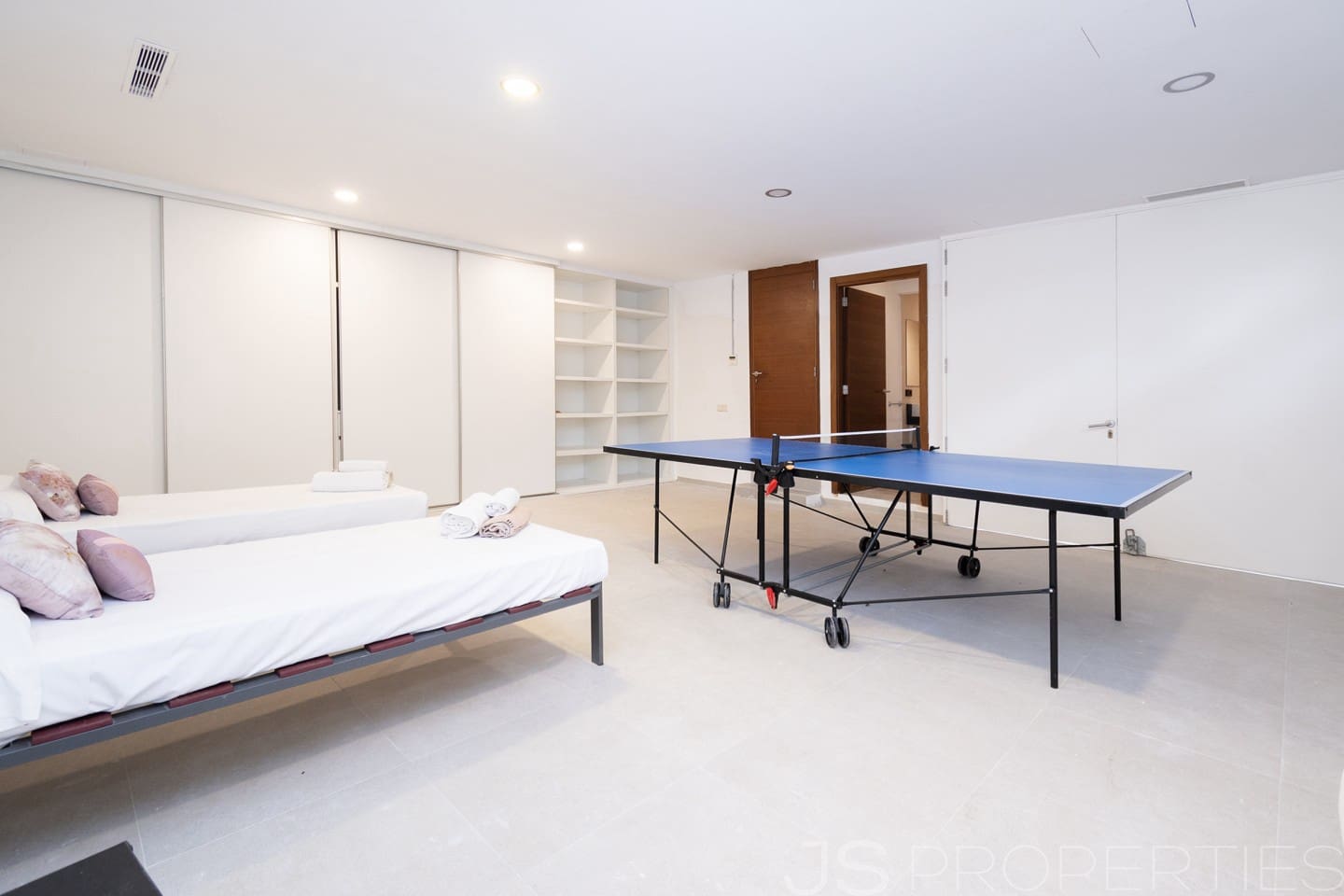 3 slaapkamer Halfvrijstaande villa te koop in Muro - € 1.350.000 (Ref: 8802827)