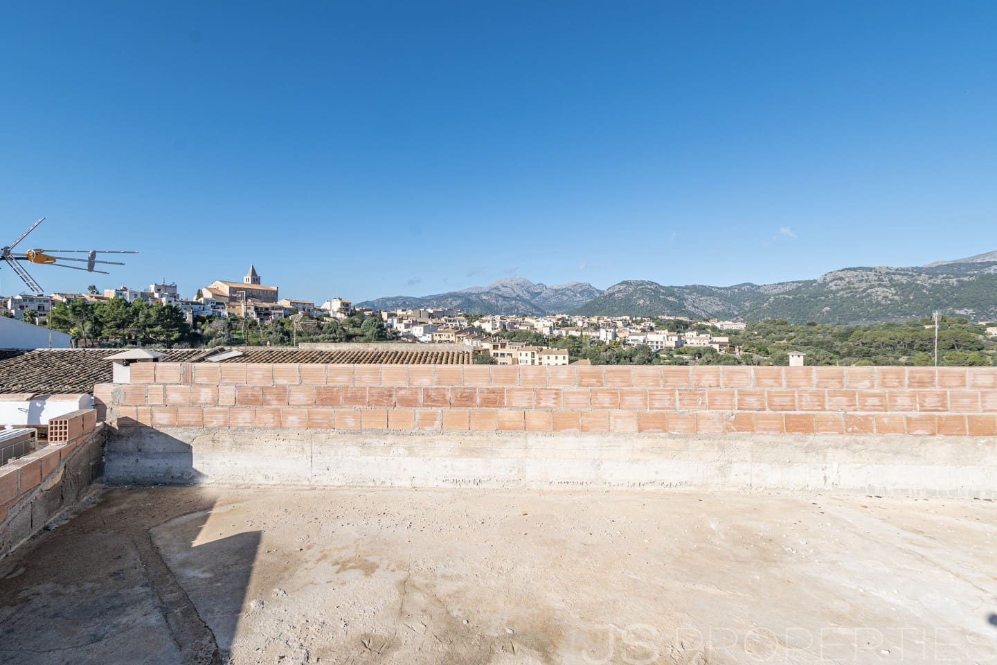 4 soveværelse Byhus til salg i Campanet - € 800.000 (Ref: 8802874)