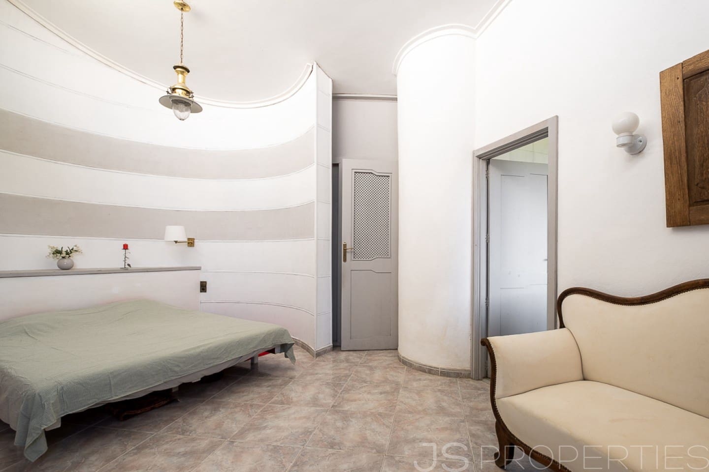 4 bedroom Villa for sale in Alcudia - € 1,290,000 (Ref: 8802893)