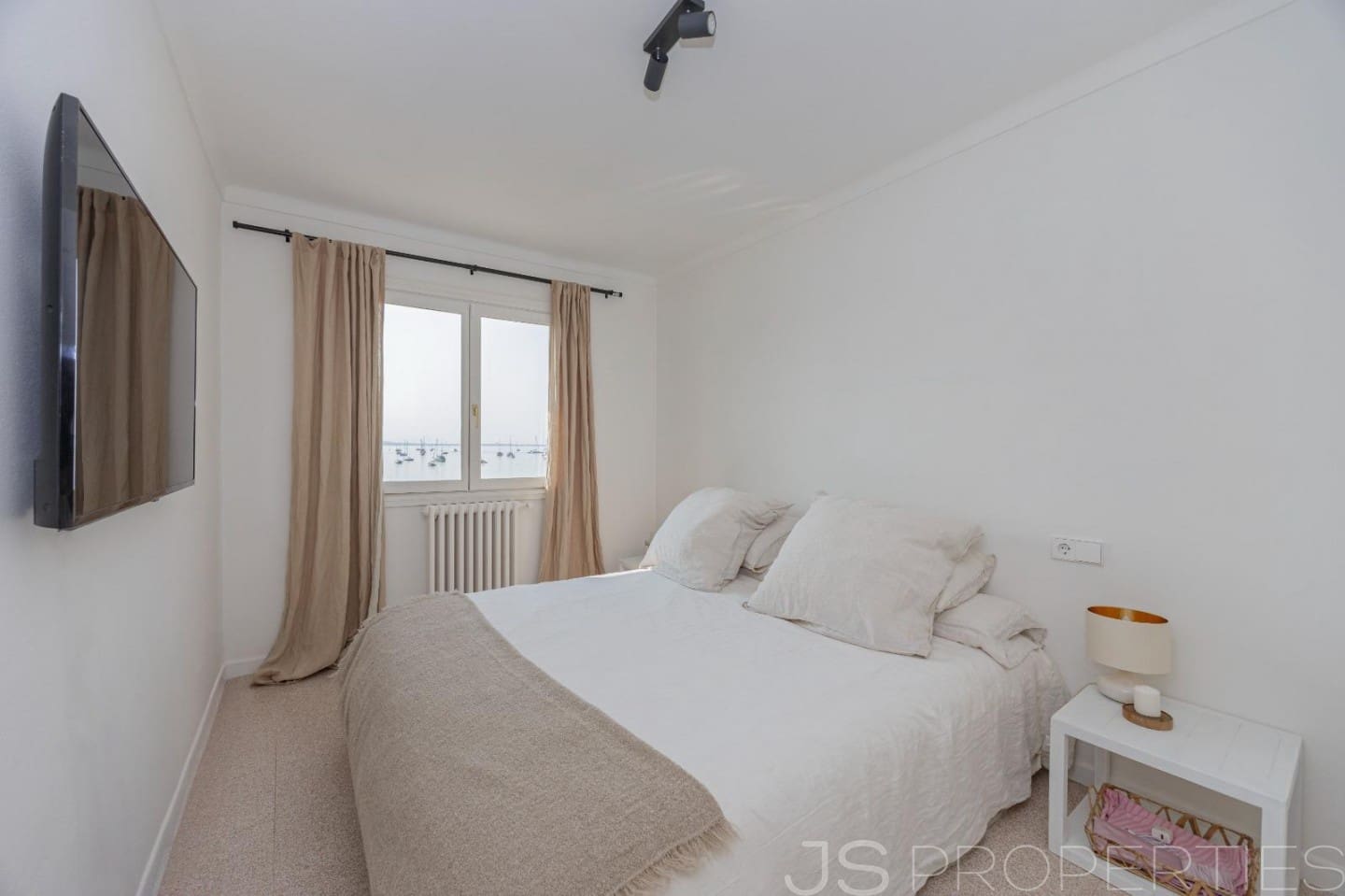 3 bedroom Apartment for sale in Pollensa / Pollenca - € 900,000 (Ref: 8802895)