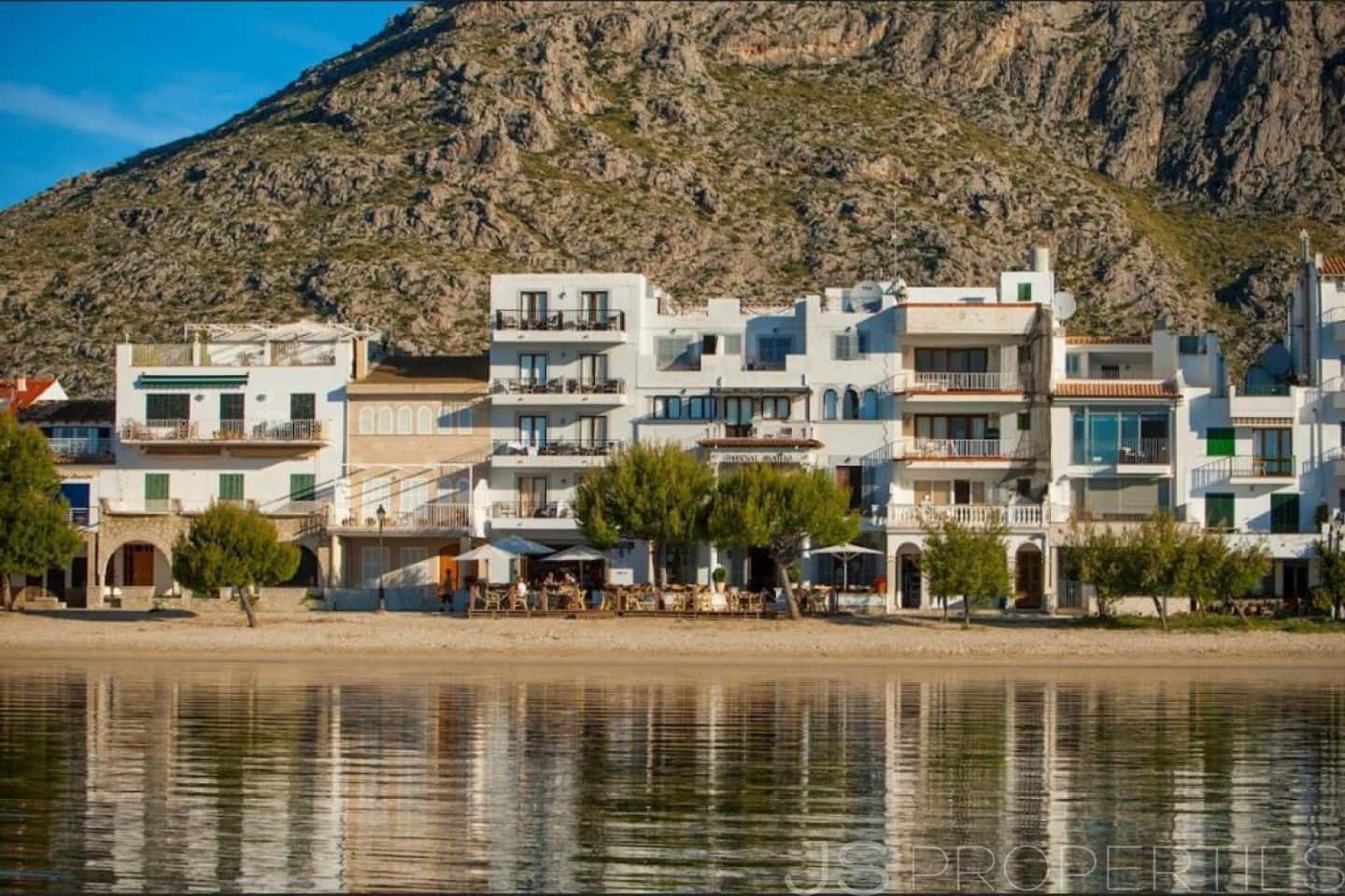 3 bedroom Apartment for sale in Pollensa / Pollenca - € 900,000 (Ref: 8802895)