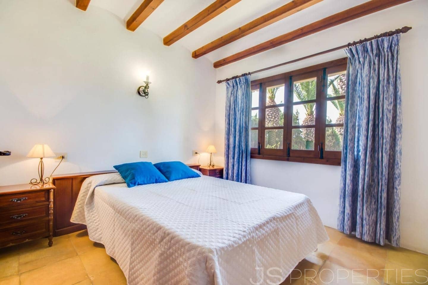 7 bedroom Villa for sale in Alcudia - € 2,400,000 (Ref: 8802897)