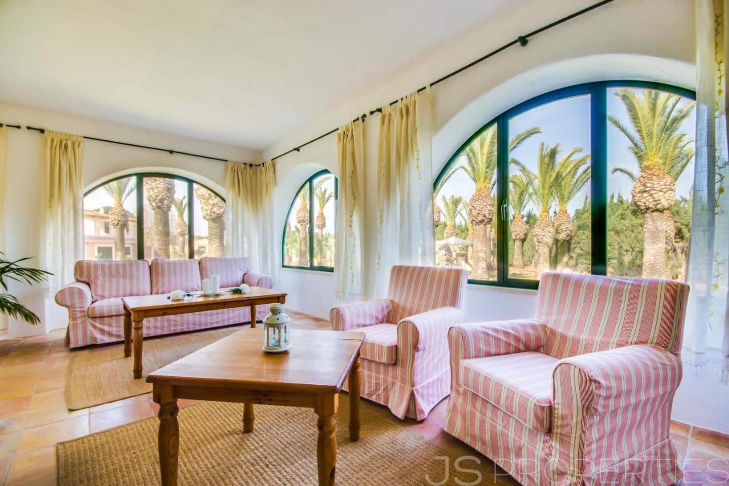 7 bedroom Villa for sale in Alcudia - € 2,400,000 (Ref: 8802897)