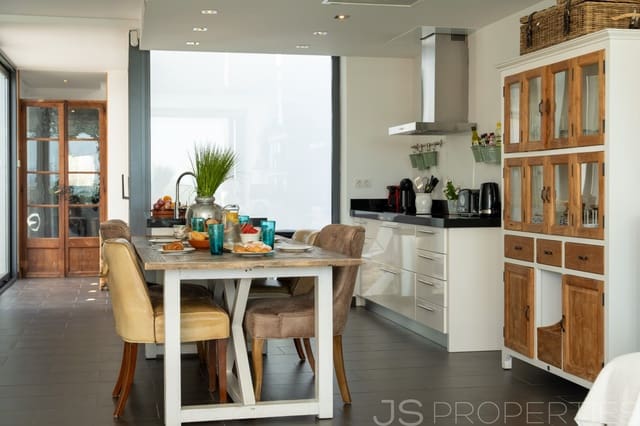 3 bedroom Villa for sale in Alcúdia - € 1,800,000 (Ref: 8802908)