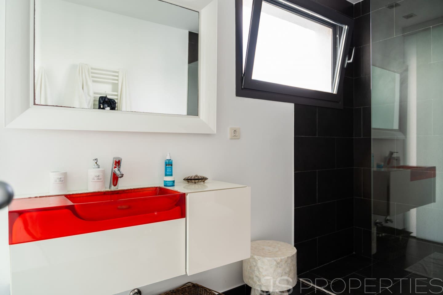 3 bedroom Villa for sale in Alcudia - € 1,800,000 (Ref: 8802908)