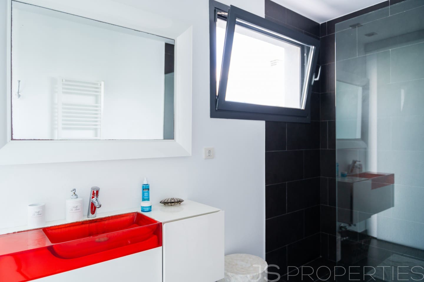 3 bedroom Villa for sale in Alcudia - € 1,800,000 (Ref: 8802908)