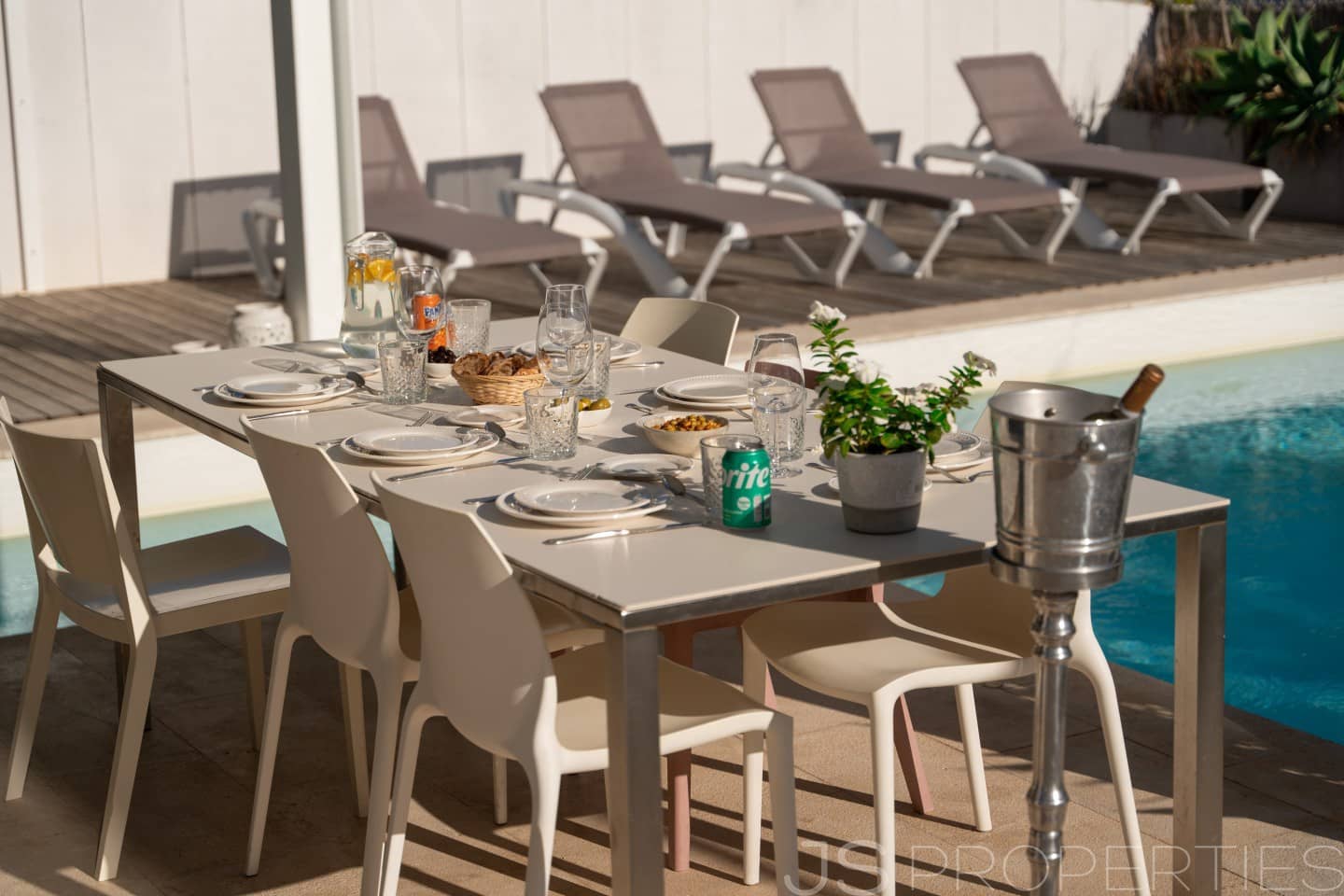 3 bedroom Villa for sale in Alcudia - € 1,800,000 (Ref: 8802908)