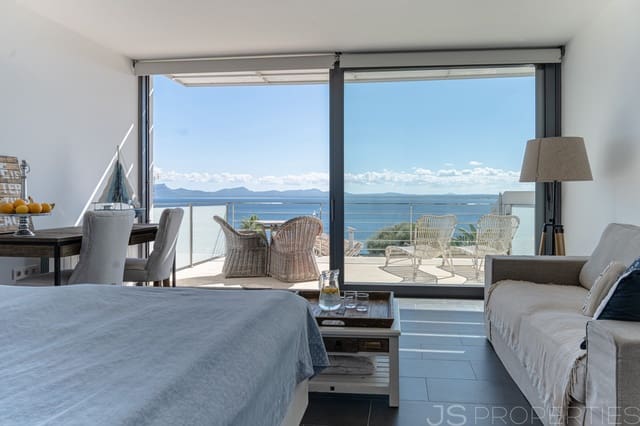 3 bedroom Villa for sale in Alcúdia - € 1,800,000 (Ref: 8802908)