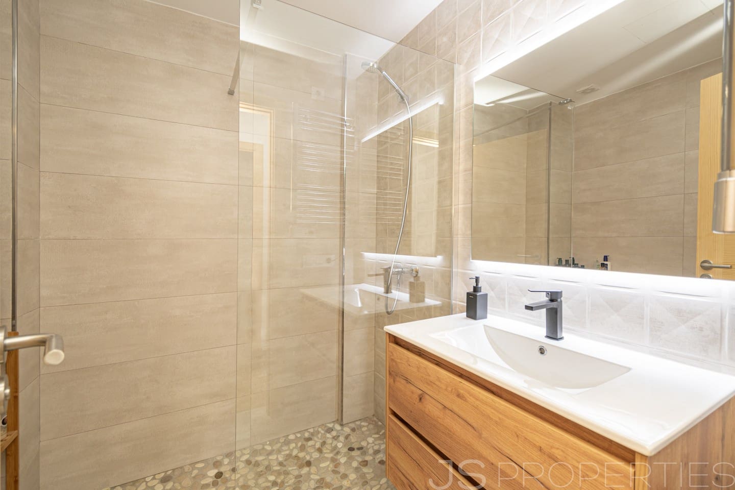 2 slaapkamer Appartement te koop in Pollensa / Pollenca - € 730.000 (Ref: 8906926)