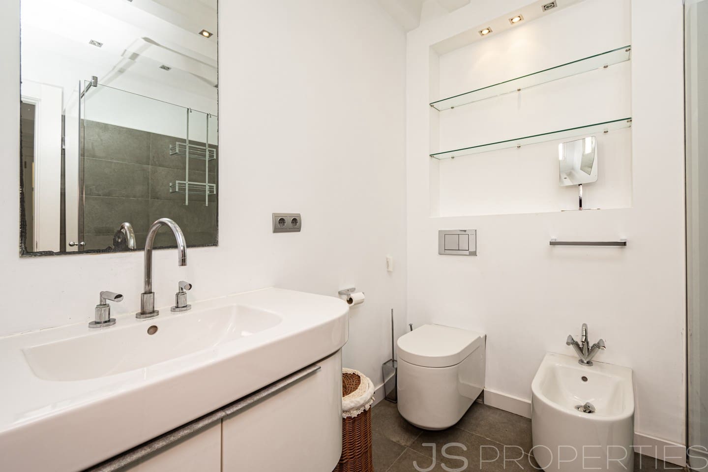 3 bedroom Apartment for sale in Pollensa / Pollenca - € 795,000 (Ref: 9172303)