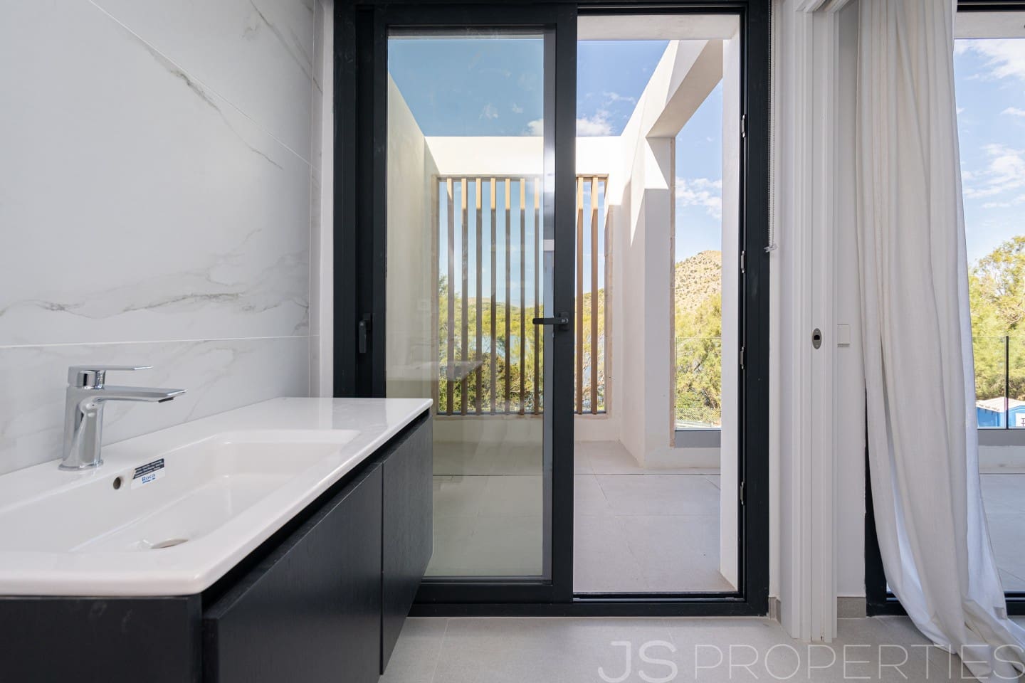 3 slaapkamer Halfvrijstaande villa te koop in Muro - € 840.000 (Ref: 9210453)