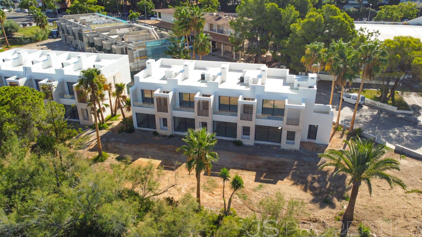 3 slaapkamer Halfvrijstaande villa te koop in Muro - € 840.000 (Ref: 9210453)