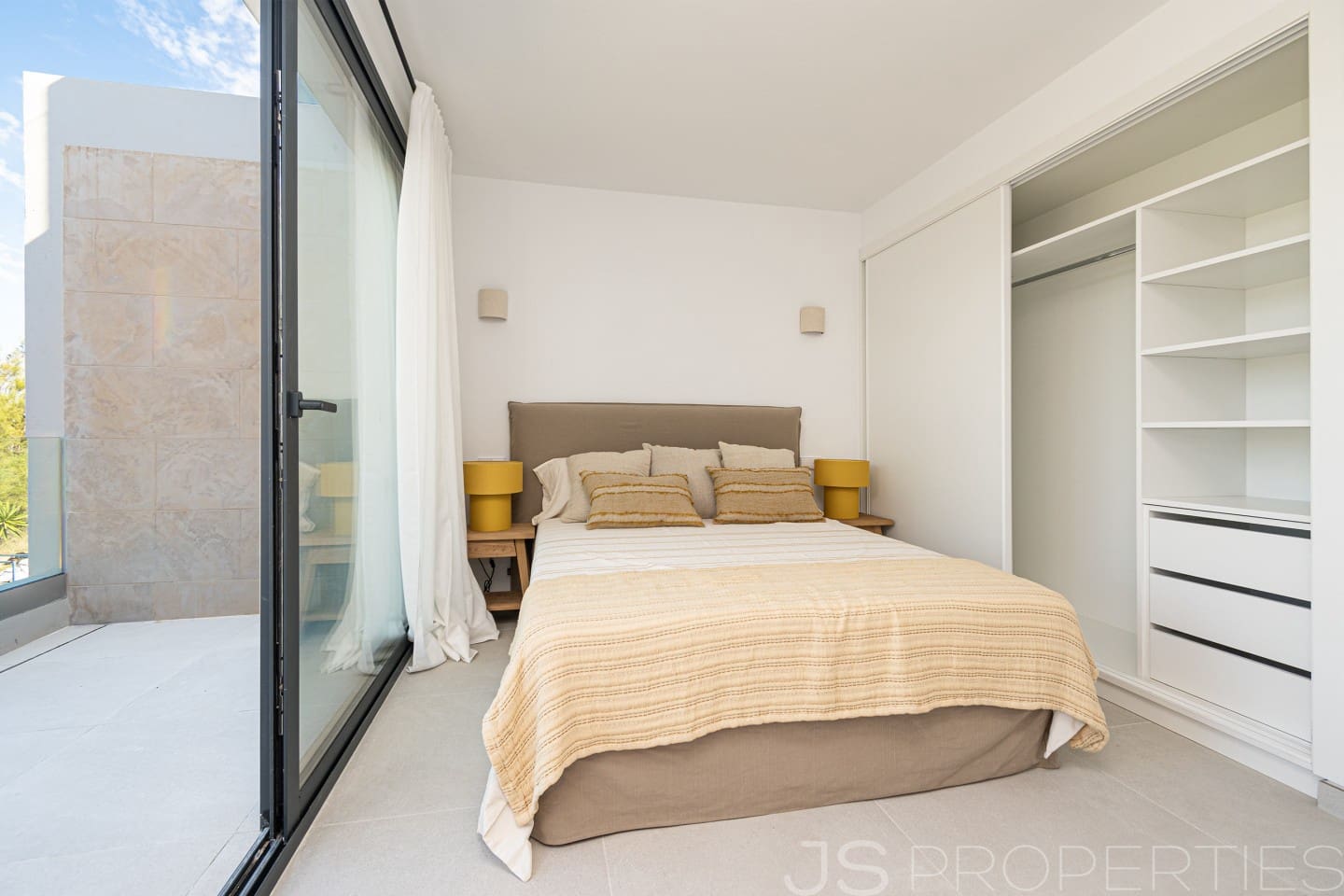 3 slaapkamer Halfvrijstaande villa te koop in Muro - € 690.000 (Ref: 9210454)