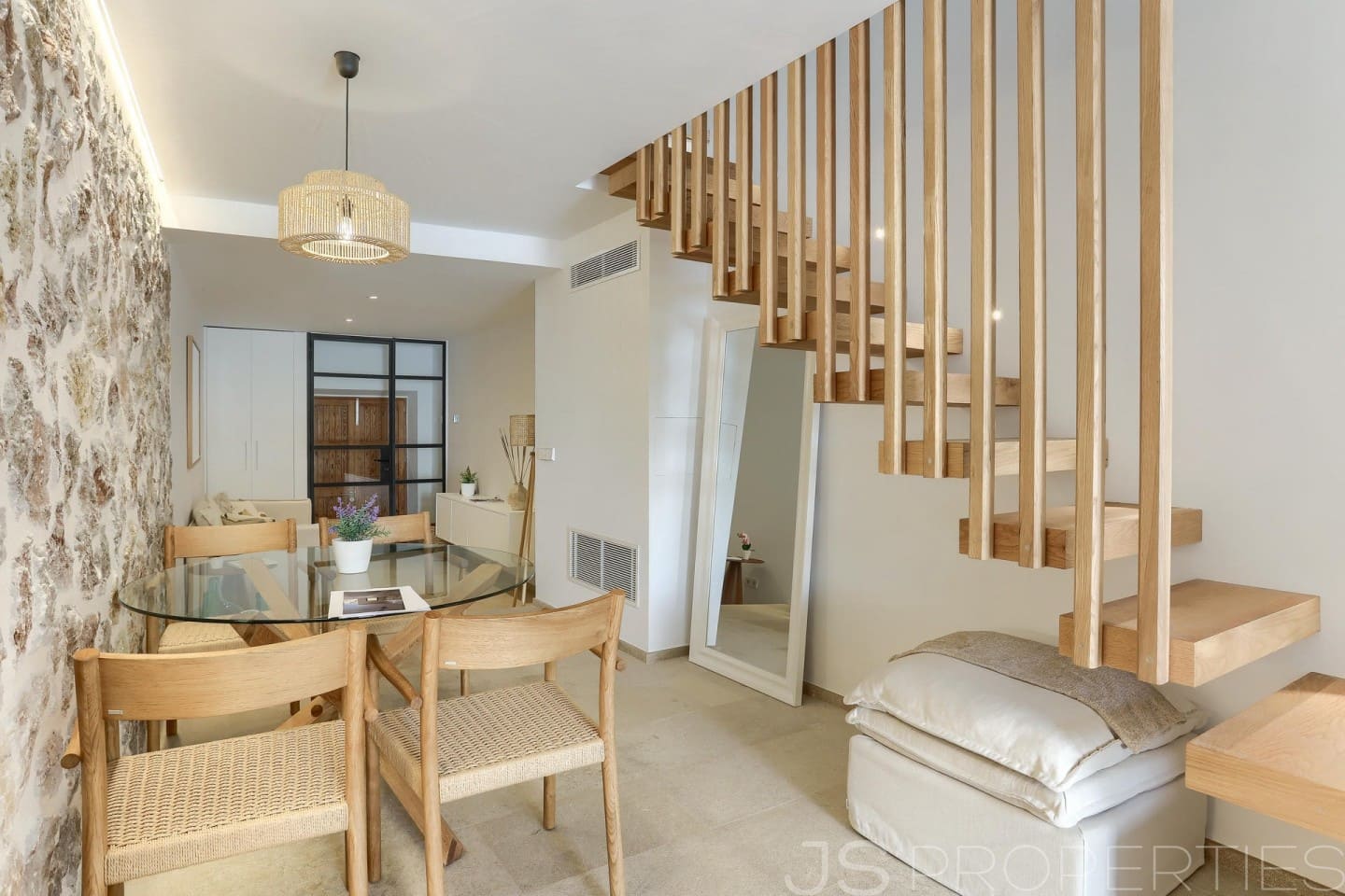 2 bedroom Townhouse for sale in Pollensa / Pollenca - € 855,000 (Ref: 9216368)
