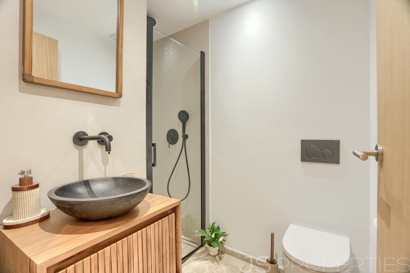 2 bedroom Townhouse for sale in Pollensa / Pollenca - € 855,000 (Ref: 9216368)