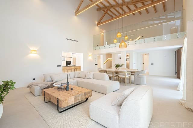 6 bedroom Villa for sale in Pollensa / Pollença - € 2,800,000 (Ref: 9231259)