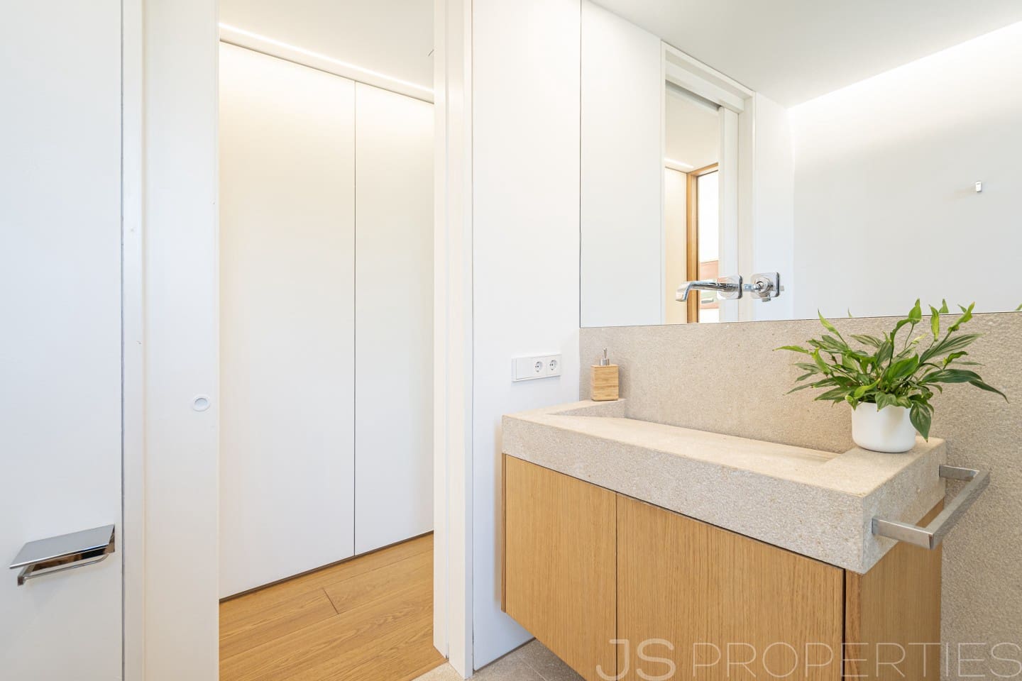 6 bedroom Villa for sale in Pollensa / Pollenca - € 5,200,000 (Ref: 9263814)