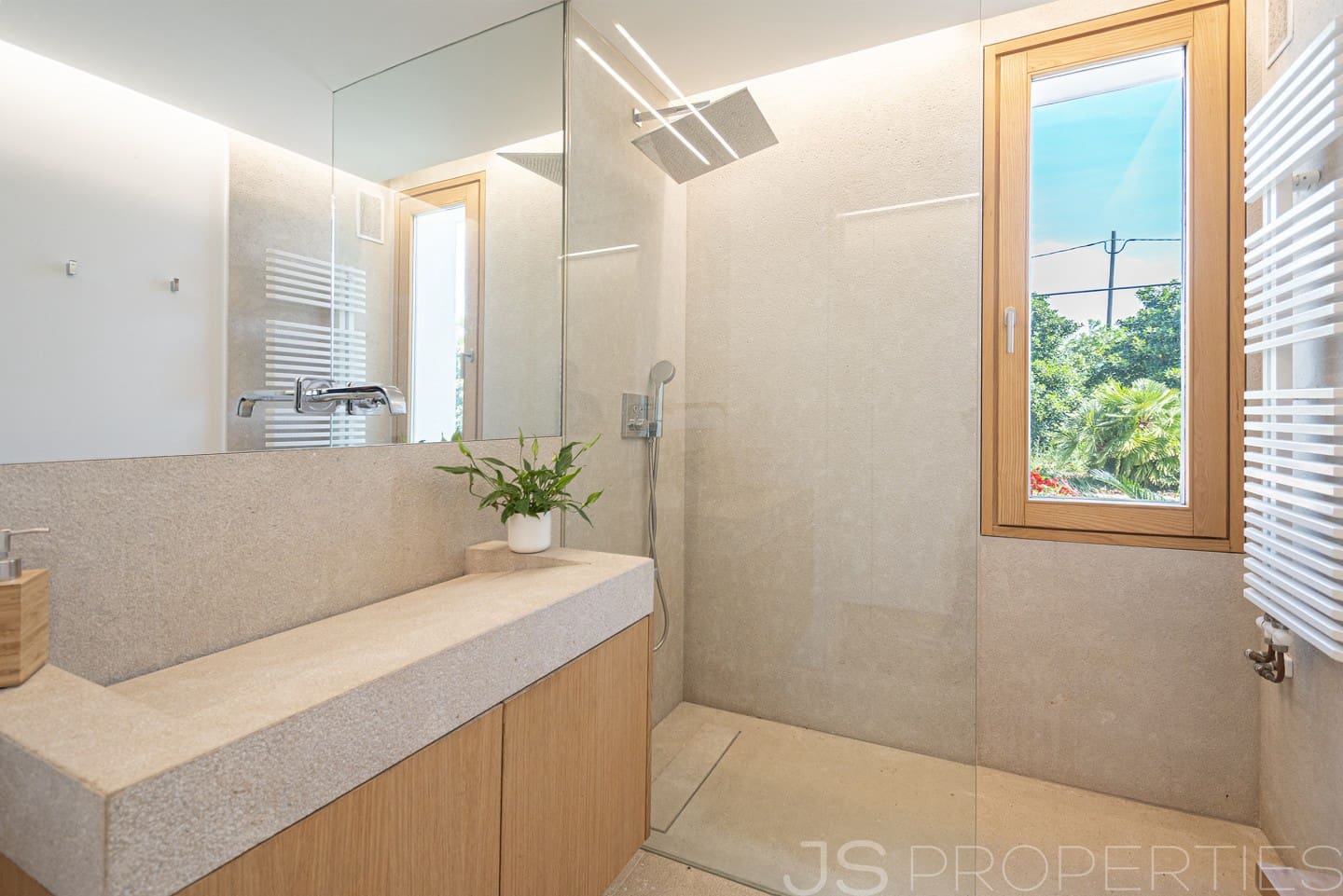 6 bedroom Villa for sale in Pollensa / Pollenca - € 5,200,000 (Ref: 9263814)