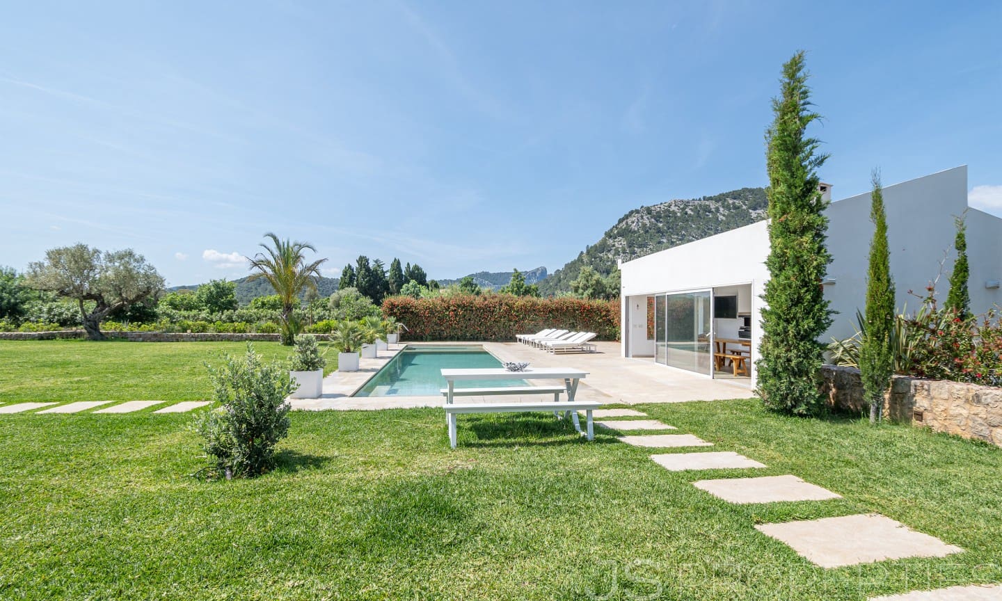 6 bedroom Villa for sale in Pollensa / Pollenca - € 5,200,000 (Ref: 9263814)