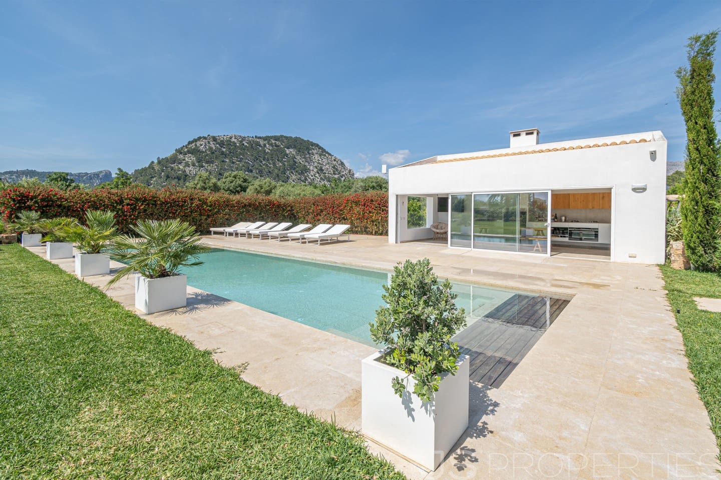 6 bedroom Villa for sale in Pollensa / Pollenca - € 5,200,000 (Ref: 9263814)