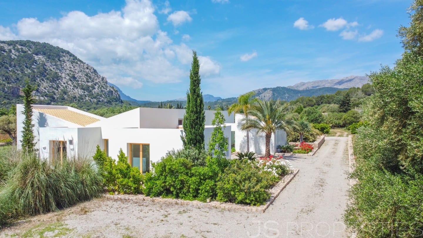 6 bedroom Villa for sale in Pollensa / Pollenca - € 5,200,000 (Ref: 9263814)
