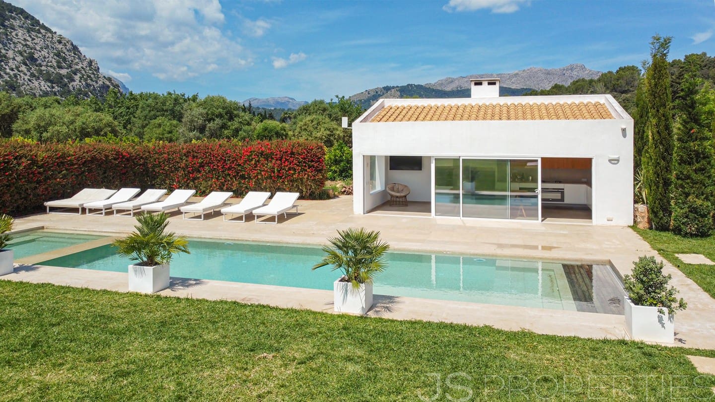 6 bedroom Villa for sale in Pollensa / Pollenca - € 5,200,000 (Ref: 9263814)