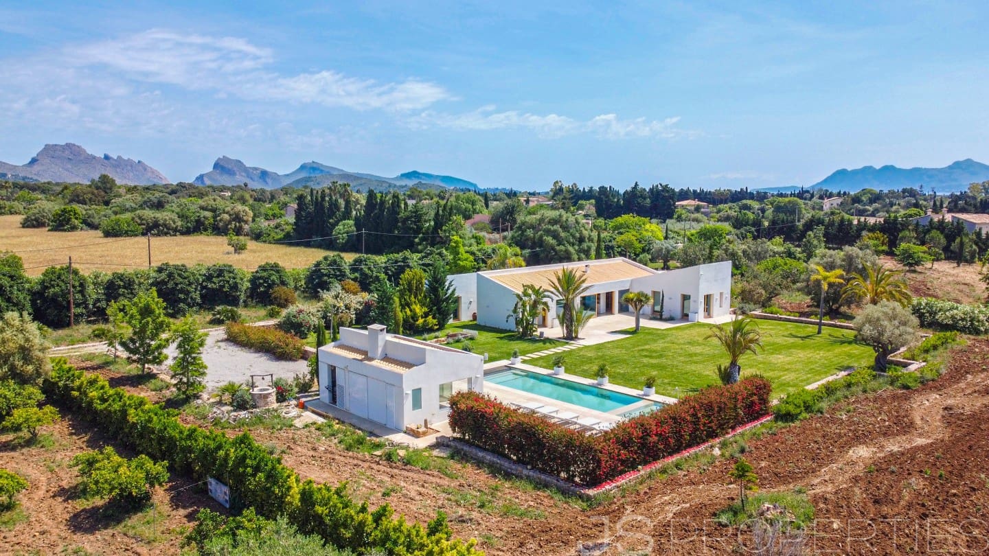 6 bedroom Villa for sale in Pollensa / Pollenca - € 5,200,000 (Ref: 9263814)