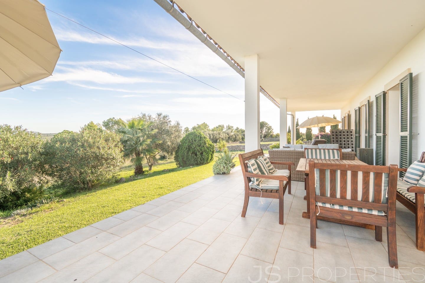 5 bedroom Villa for sale in Santa Margalida - € 1,200,000 (Ref: 9374653)