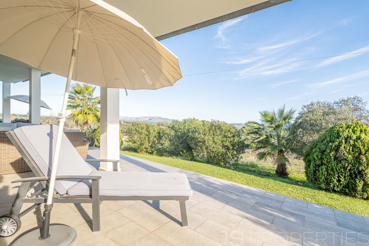 5 bedroom Villa for sale in Santa Margalida - € 1,200,000 (Ref: 9374653)