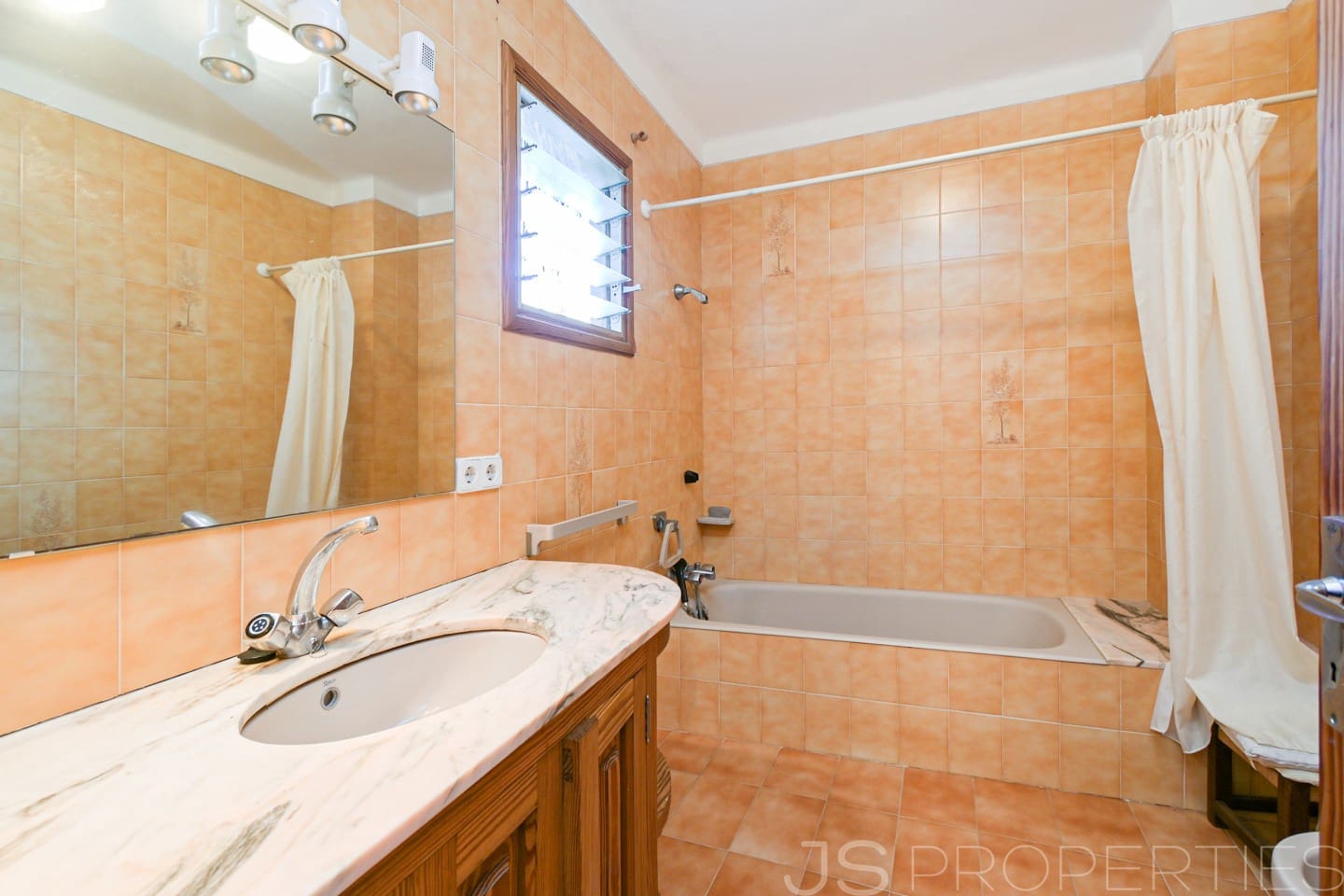 Casa de 5 habitaciones en Pollensa / Pollença en venta - 670.000 € (Ref: 9385923)