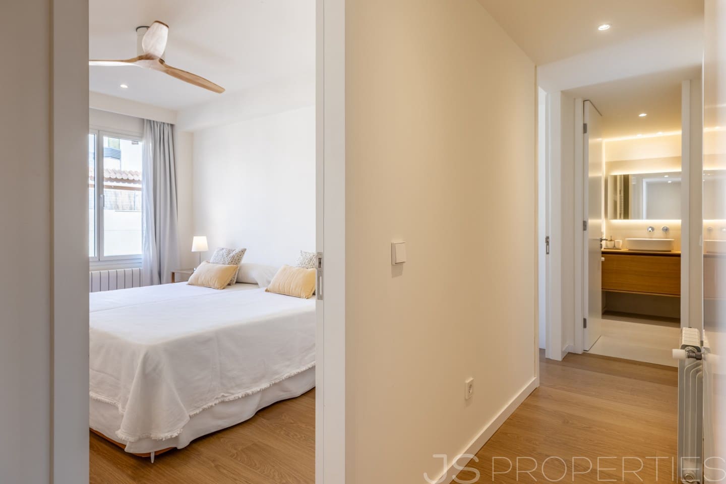 3 bedroom Apartment for sale in Palma de Mallorca - € 890,000 (Ref: 9401720)