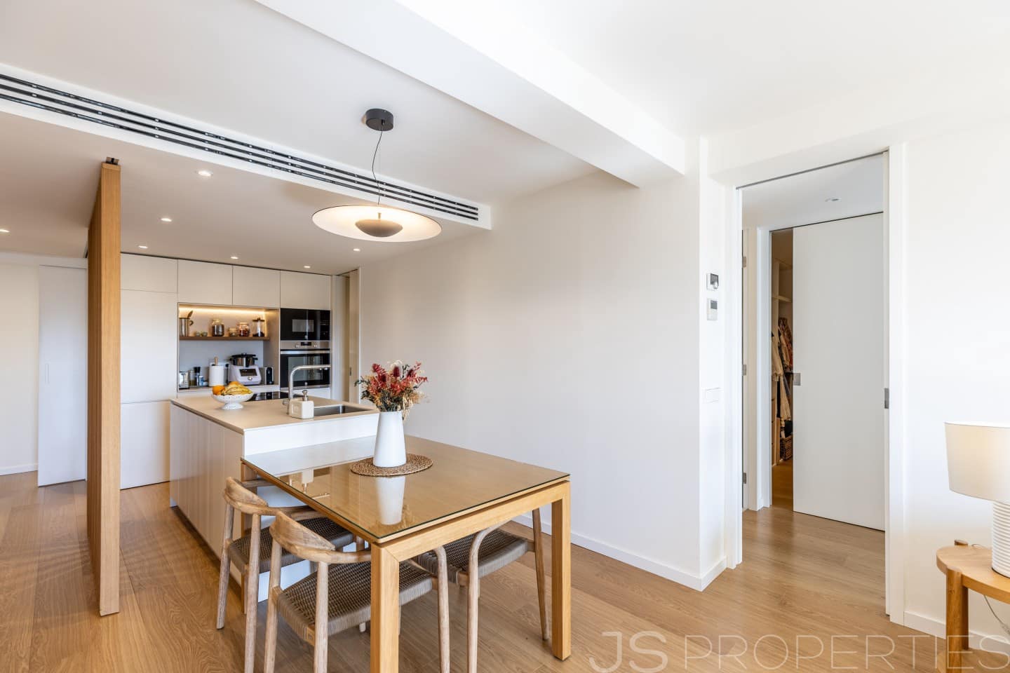 3 bedroom Apartment for sale in Palma de Mallorca - € 890,000 (Ref: 9401720)
