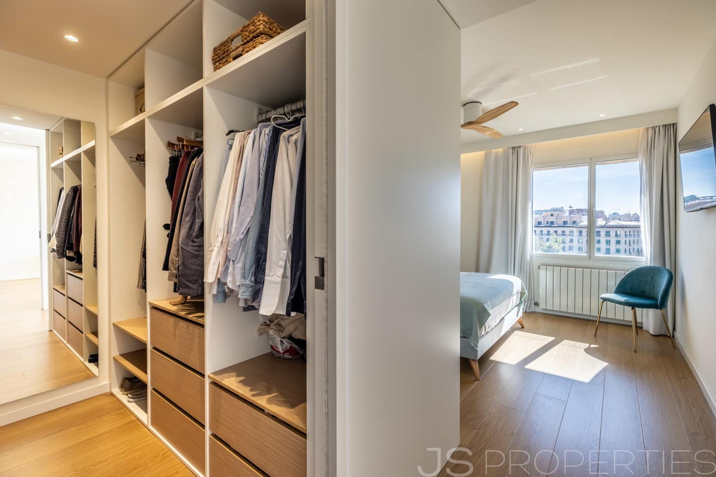 3 bedroom Apartment for sale in Palma de Mallorca - € 890,000 (Ref: 9401720)