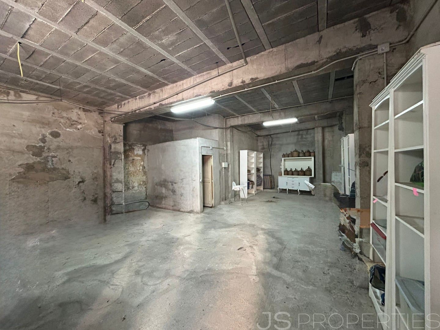 Garage til salg i Buger - € 170.000 (Ref: 9428946)