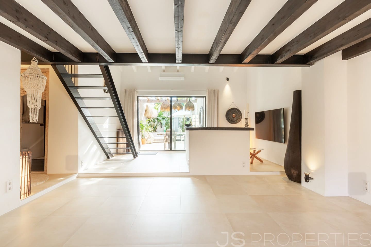 3 bedroom Townhouse for sale in Alcudia - € 899,000 (Ref: 9528859)